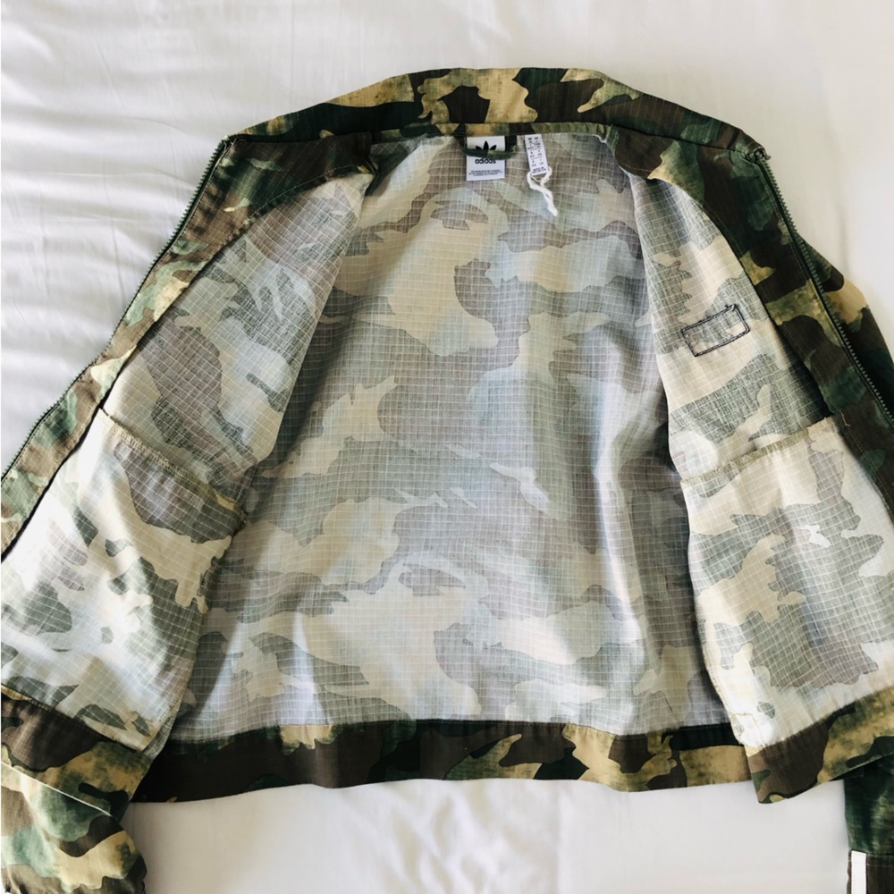 adidas Originals Women's Camouflage Zip Cropped Jacket - Picture 6 of 10